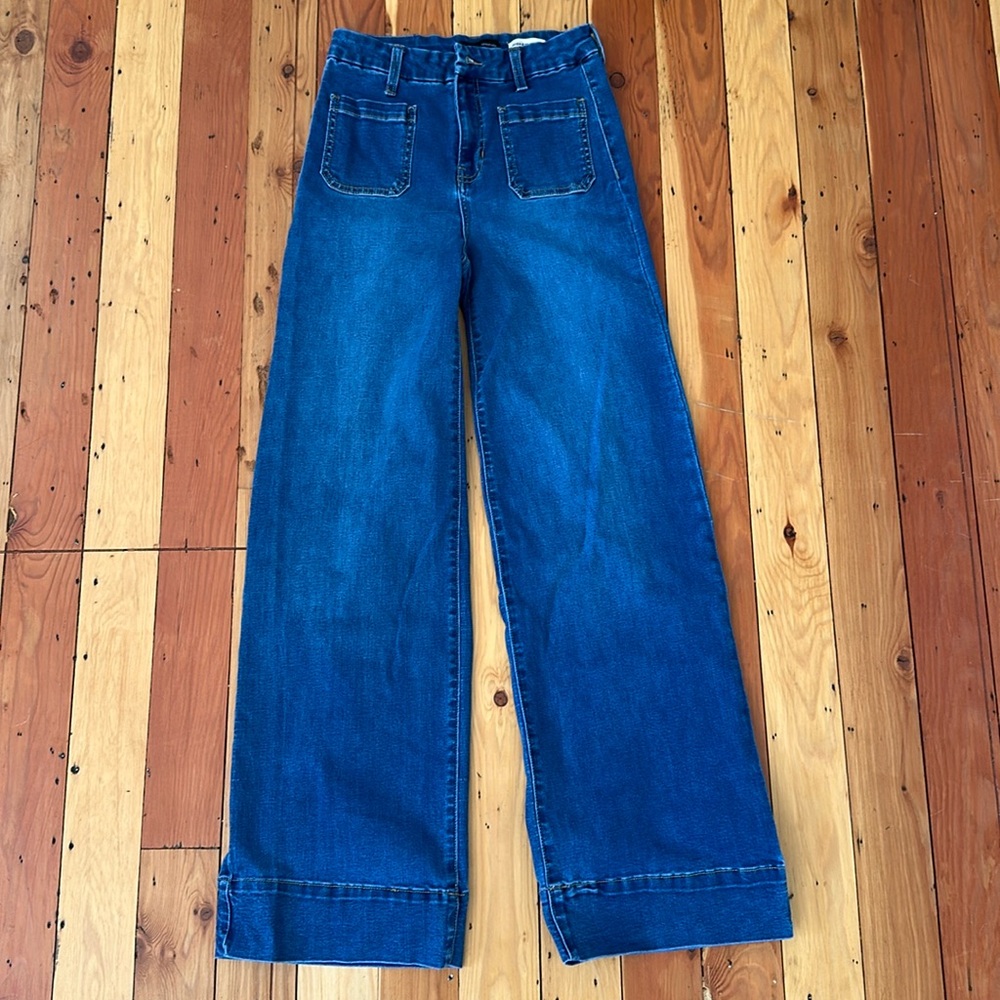 BCBG wide leg patch pocket Denim Jeans